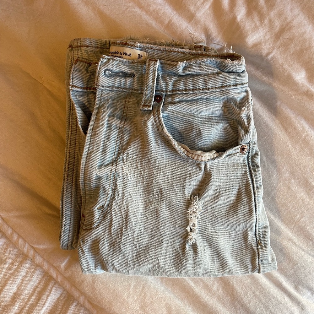 A&F Ultra High Rise 90s Straight Jean
